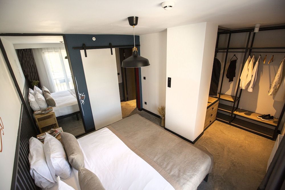 undefined Cityloft 64 8