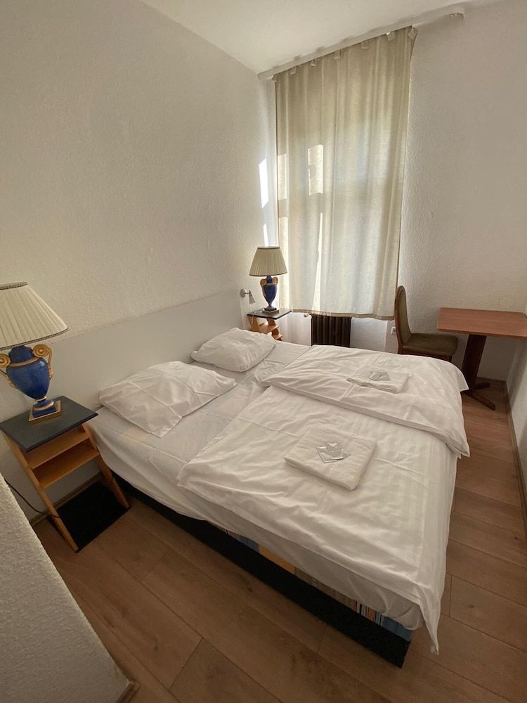 undefined Märkischer Hof 6