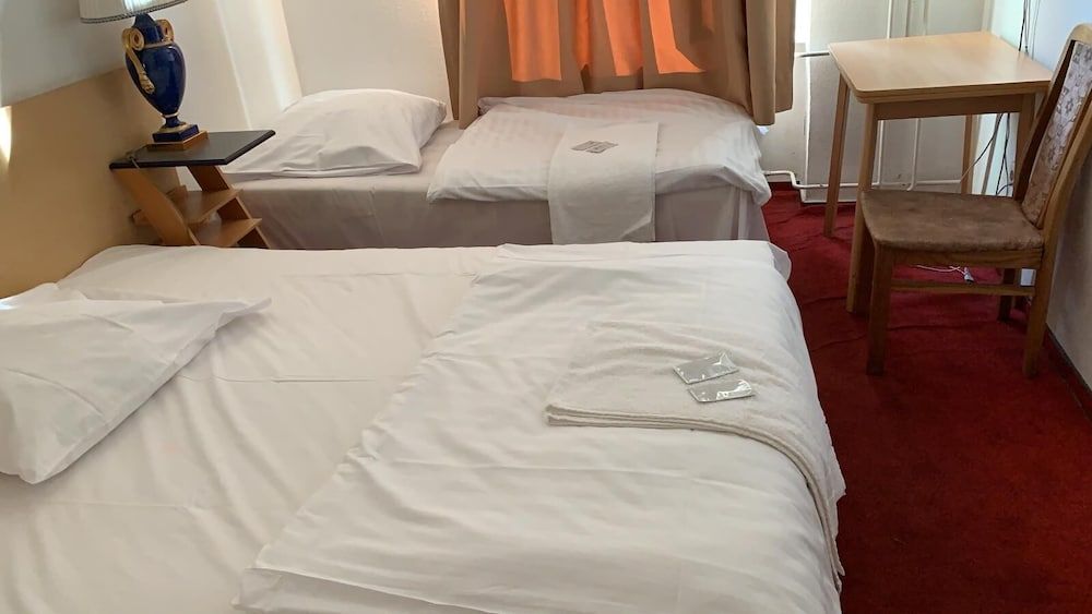 Märkischer Hof Economy Triple Room 5