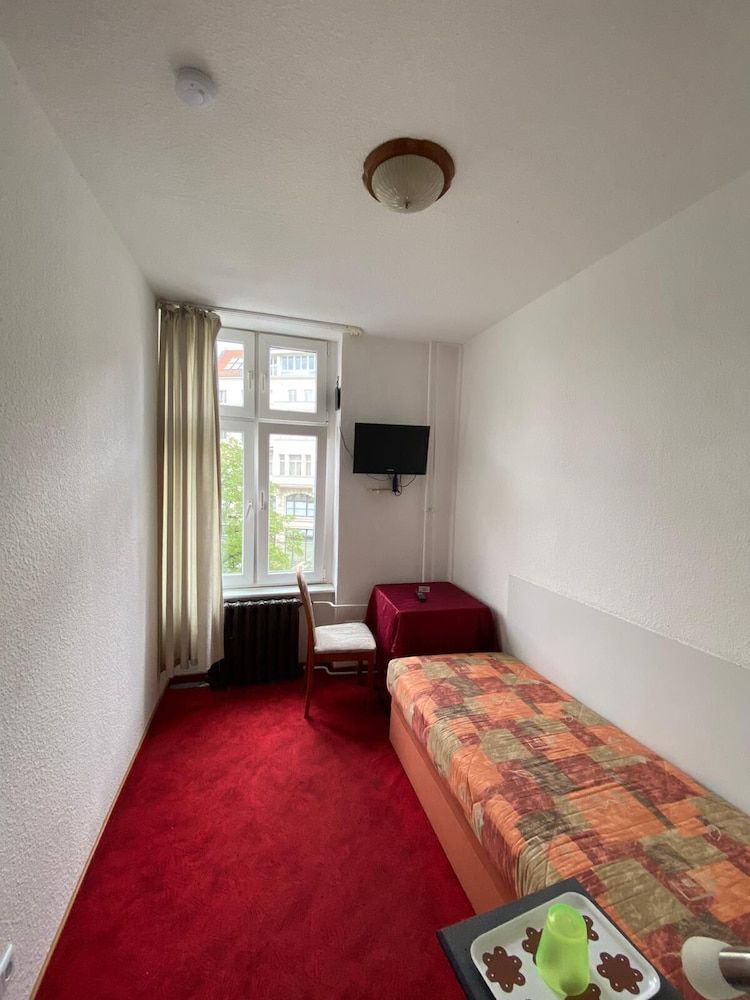 Märkischer Hof Economy Single Room 4