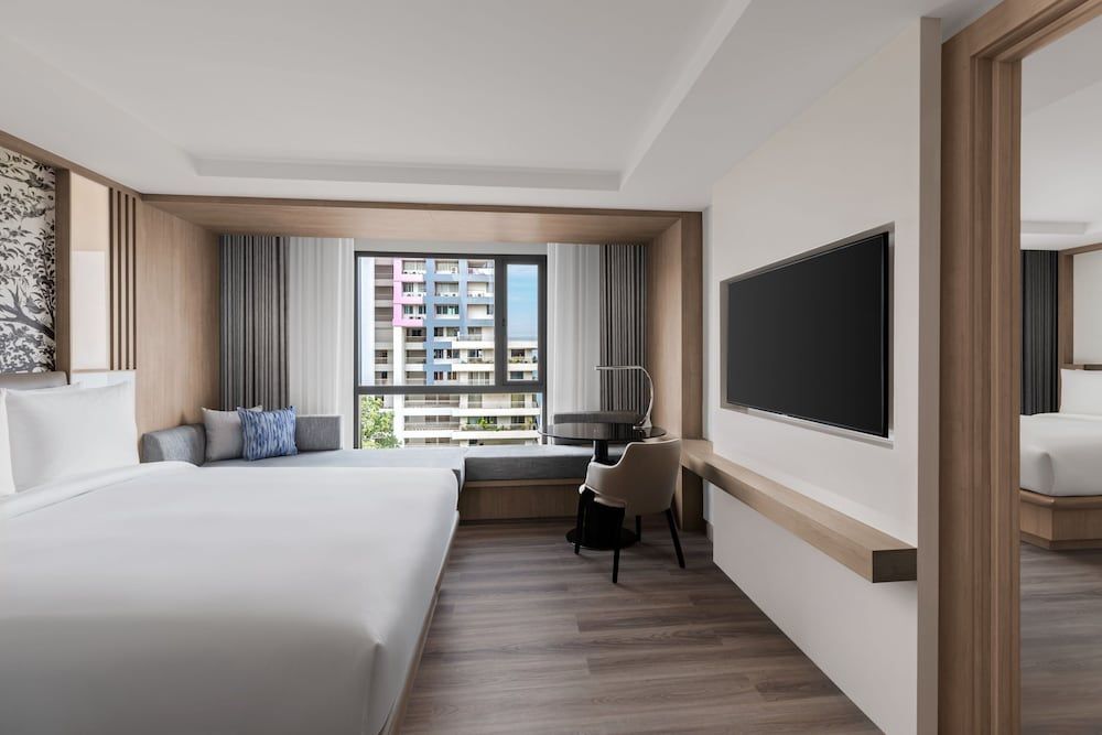 Courtyard By Marriott North Pattaya Superior Room, 1 King Bed with Sofa bed, City View 6