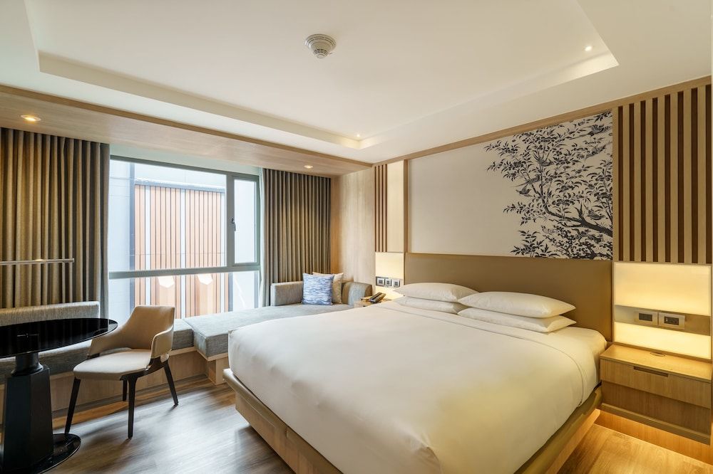 Courtyard By Marriott North Pattaya Superior Room, 1 King Bed with Sofa bed, City View 2