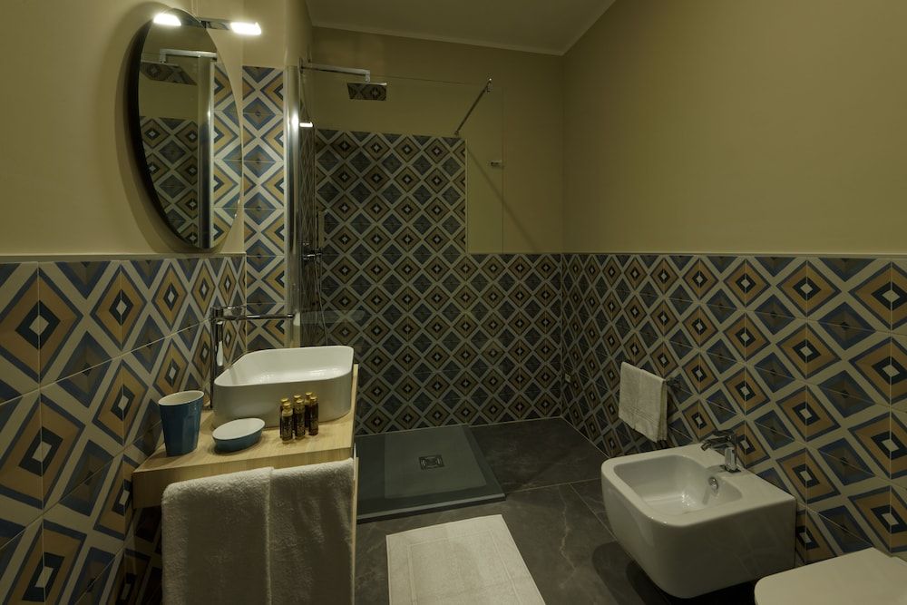 Green Ribbon Comfort Room (CAMERA 3 GR) 4