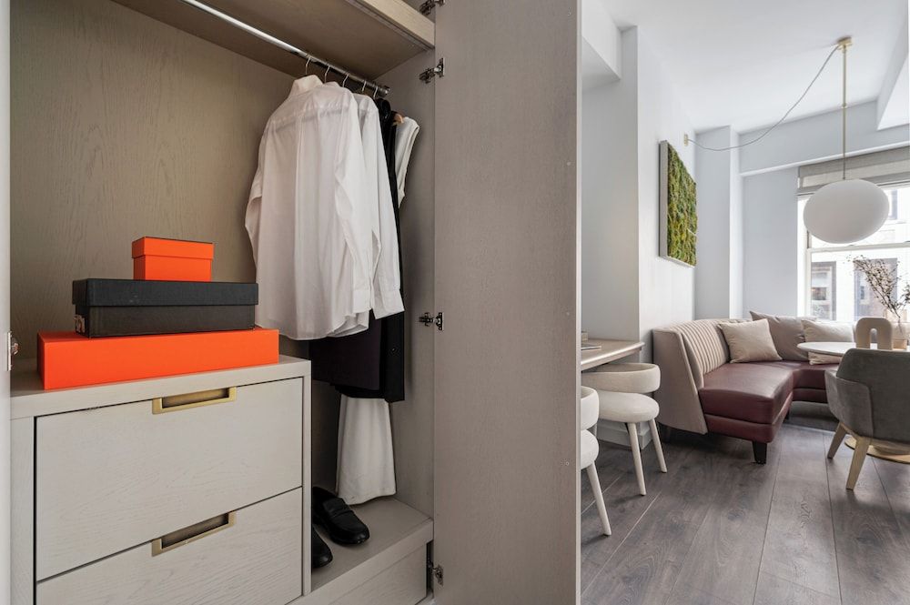 17John Premier Studio, 1 King Bed, Kitchen 10