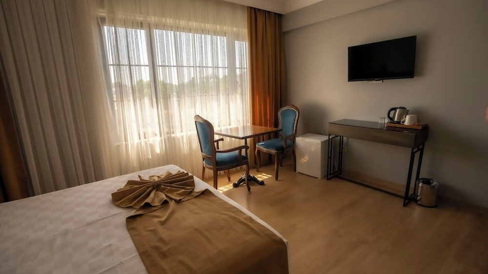 Farina Hotel By Cigno Standard Double Room, City View 7
