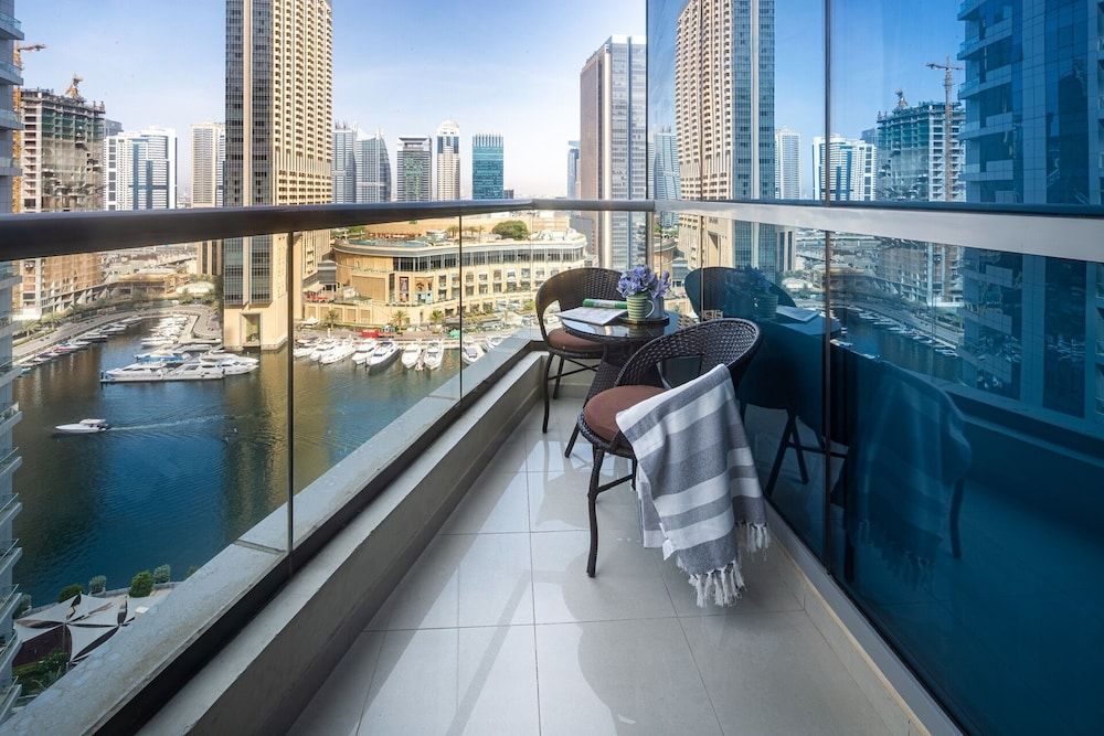 undefined Modern Studio w/ Incredible Marina Views! 4