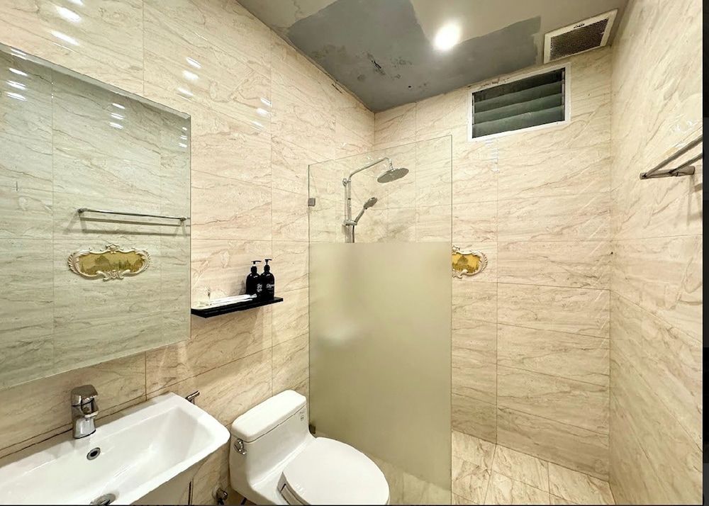 undefined Eva Adam Hotel 7