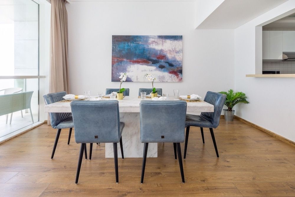 undefined Grand 2BR w/ a Full Sea View & Direct Beach Access 5