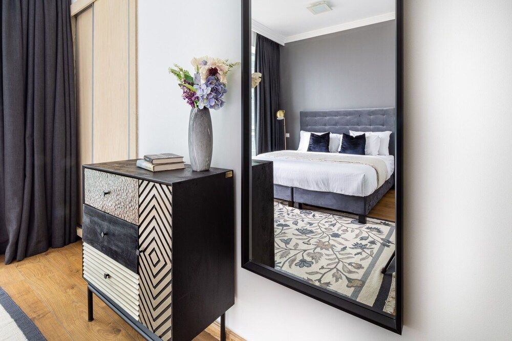 undefined Grand 2BR w/ a Full Sea View & Direct Beach Access 6