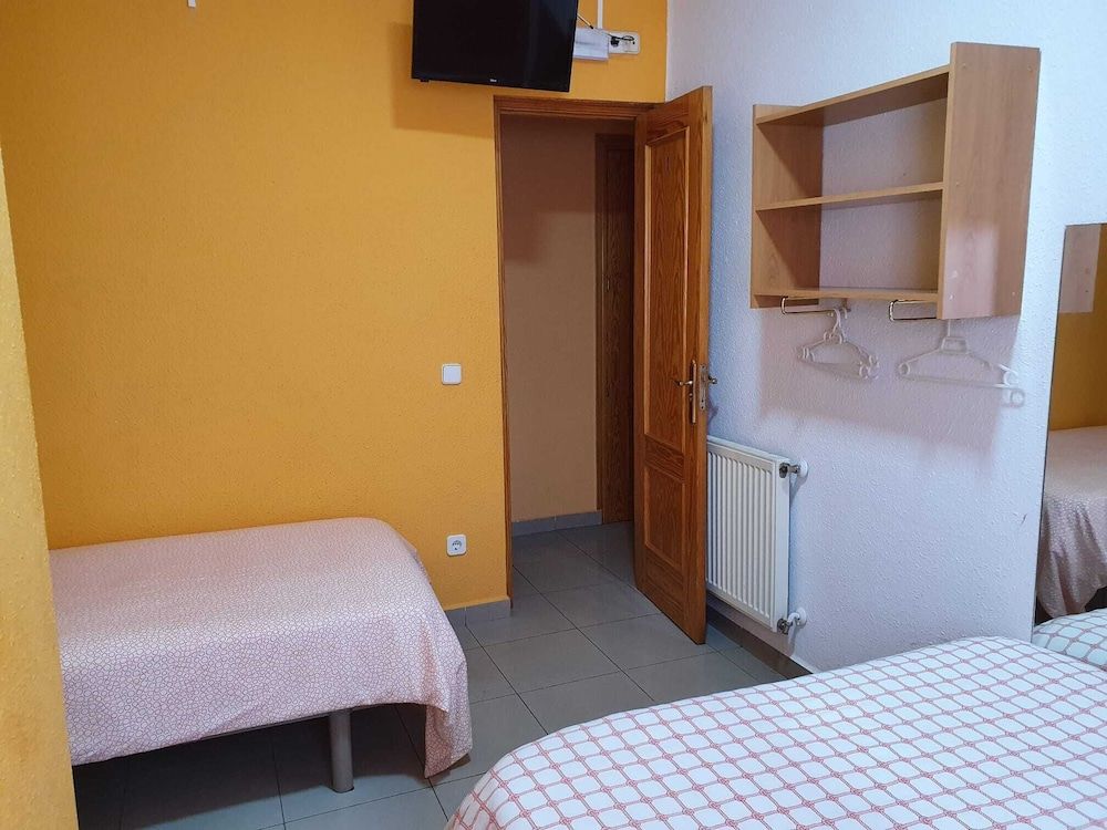 Pensión Navarra Basic Double or Twin Room 2