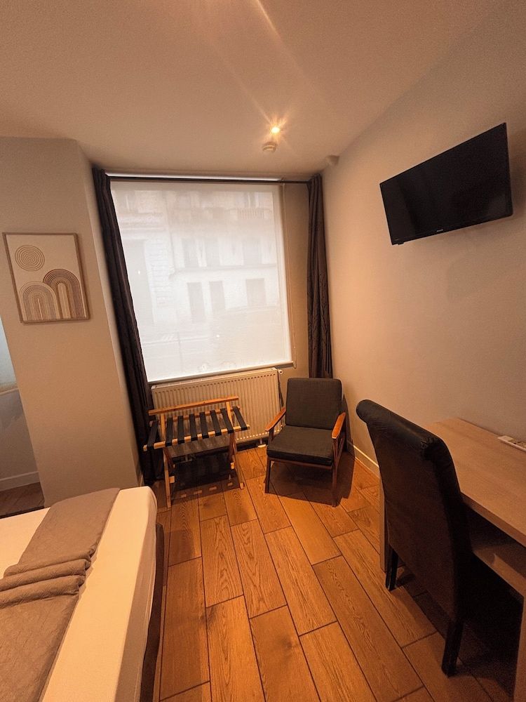 undefined Lafayette Hotel 8