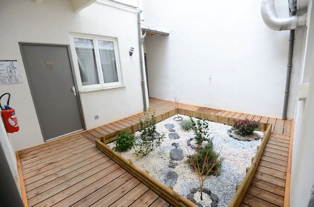 undefined Lafayette Hotel 8