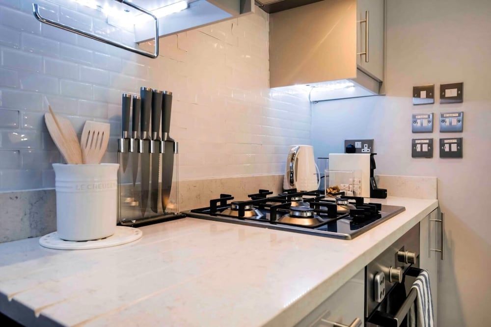 undefined Bright and Modern Bayswater Apartment 8