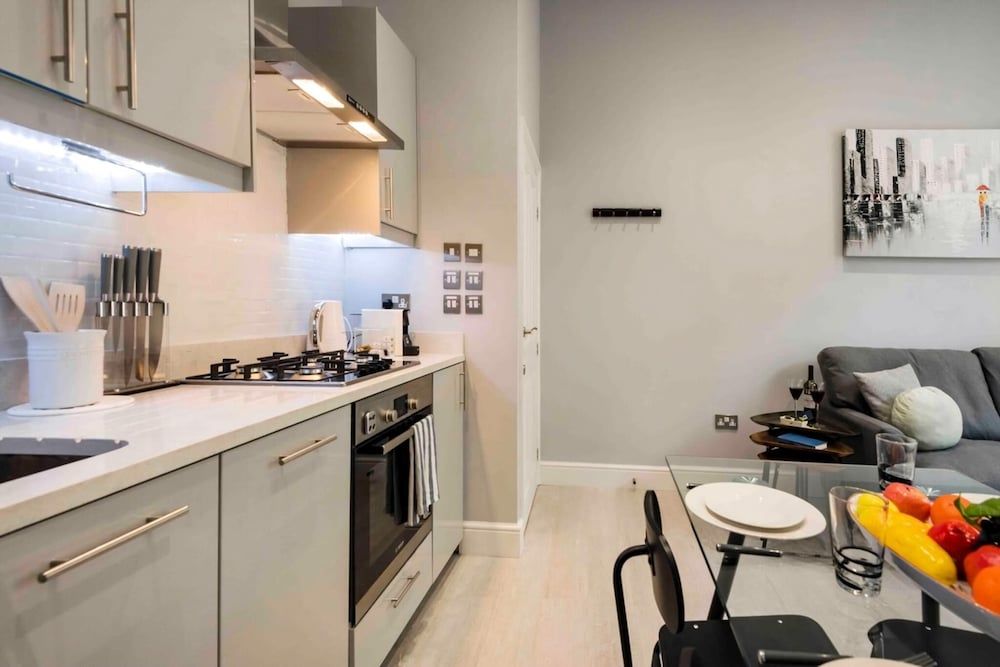 undefined Bright and Modern Bayswater Apartment 7
