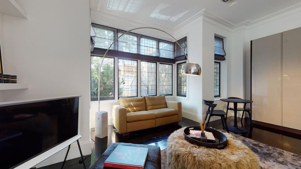 Luxury Suite in Cadogan Square I Studio 18