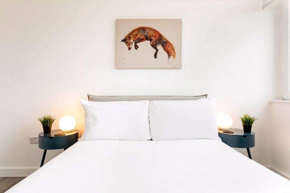 undefined Bright London Bridge Apartment 8