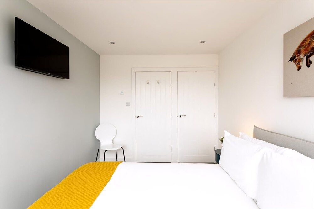 undefined Bright London Bridge Apartment 9