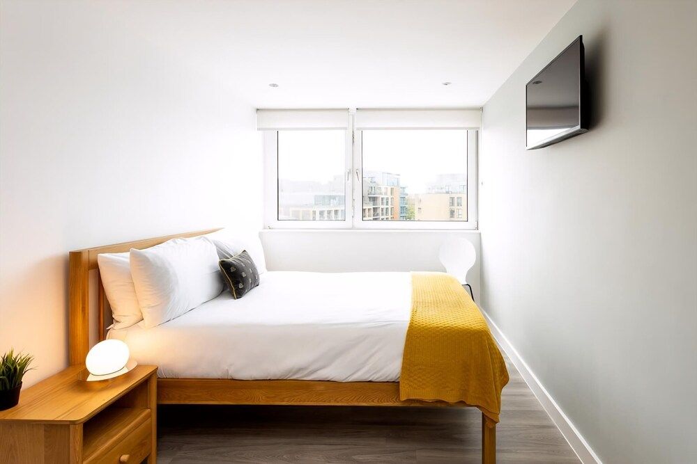 undefined Bright London Bridge Apartment 10