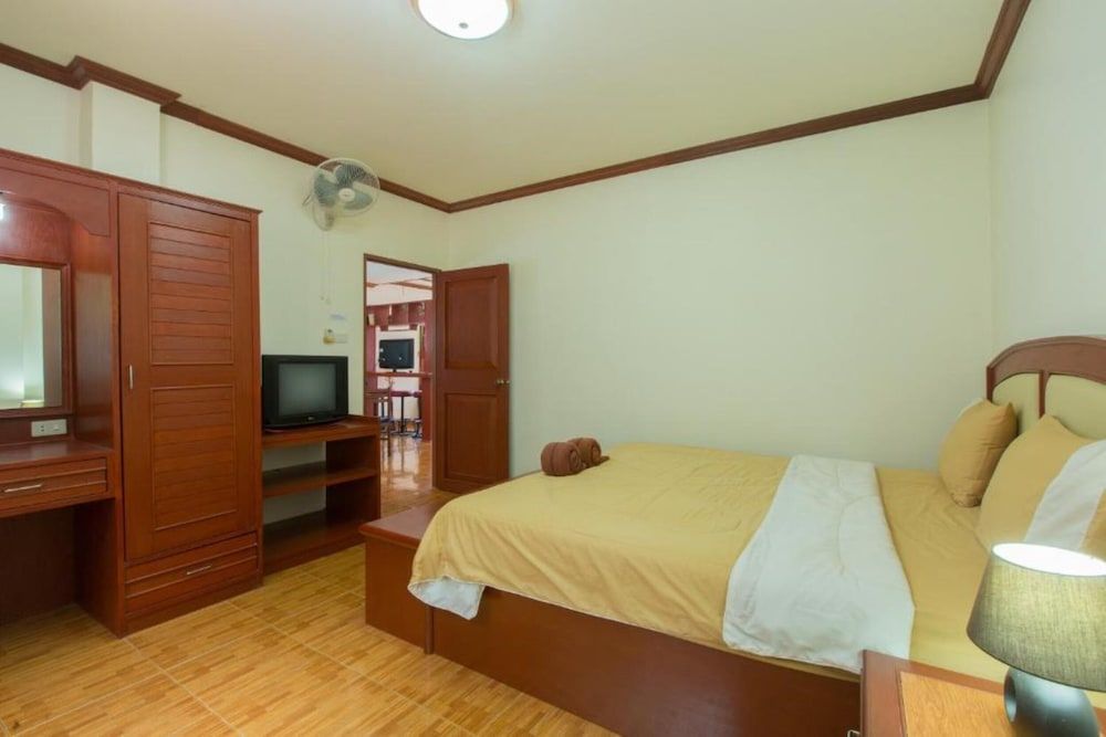 Deluxe Apartment