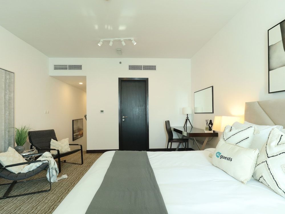 undefined HiGuests - Laguna Tower 10