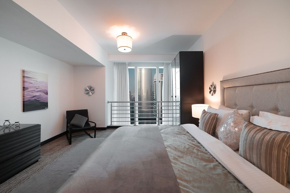 undefined HiGuests - Laguna Tower 5