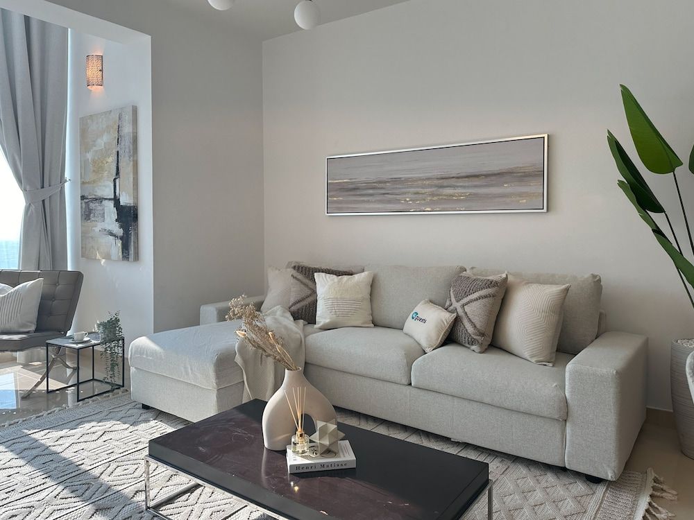 undefined HiGuests - Laguna Tower