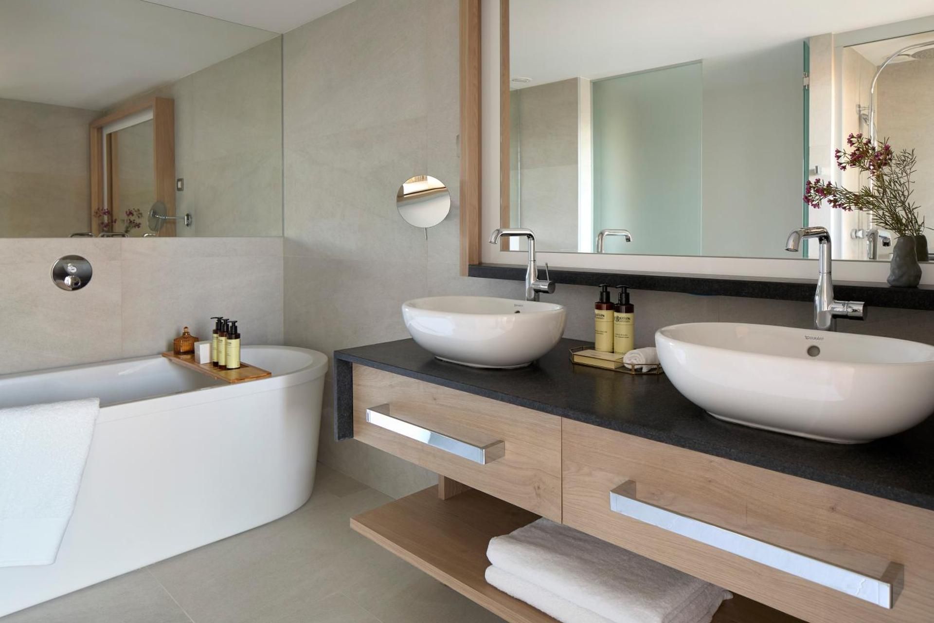 Ultimate ME + Suite with City View