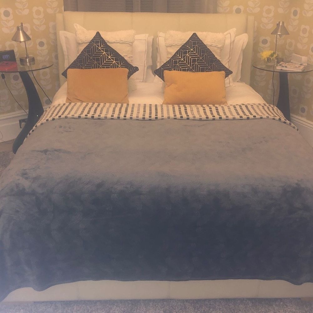 Charing Cross Rooms - B&B Superior Room, 1 King Bed, Terrace 10