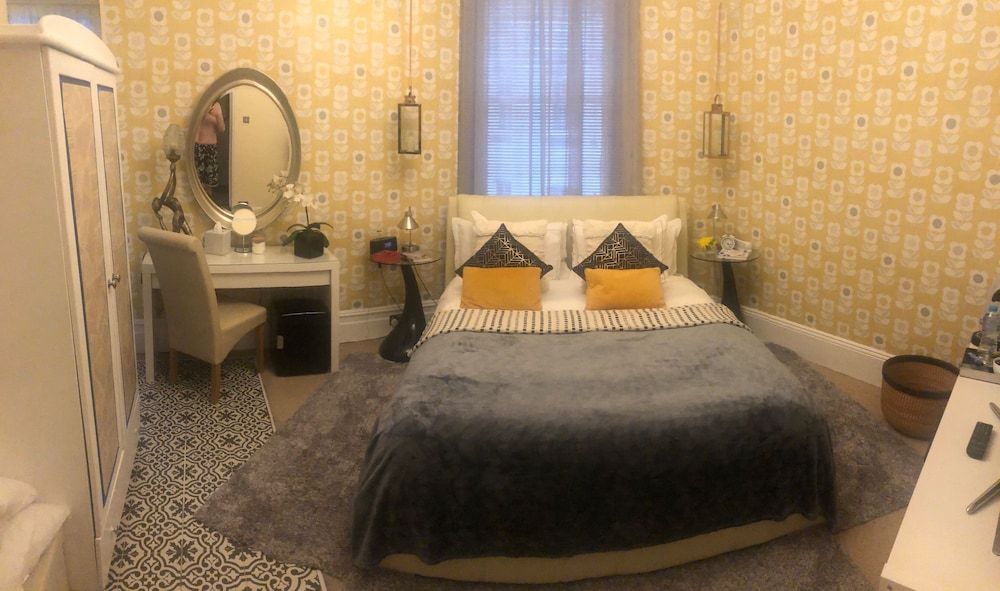 undefined Charing Cross Rooms - B&B 2