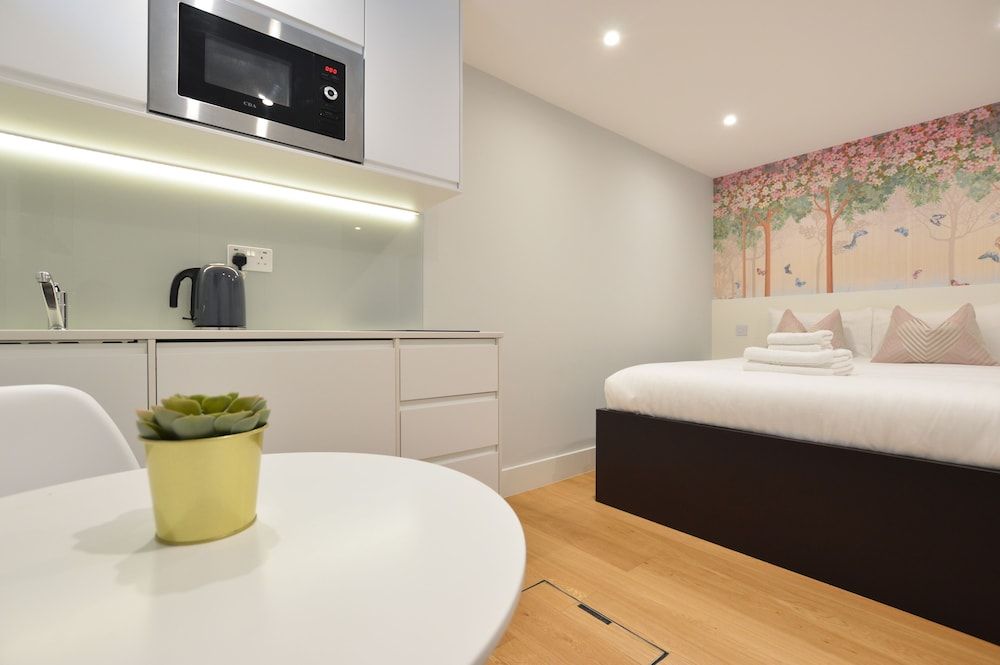 StayPrime Notting Hill Serviced Apartments Basement Room 2