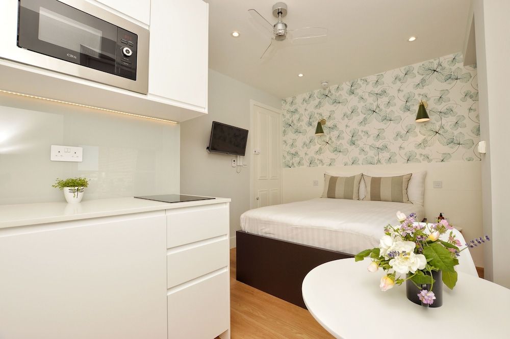 StayPrime Notting Hill Serviced Apartments Standard Studio Apartment 3