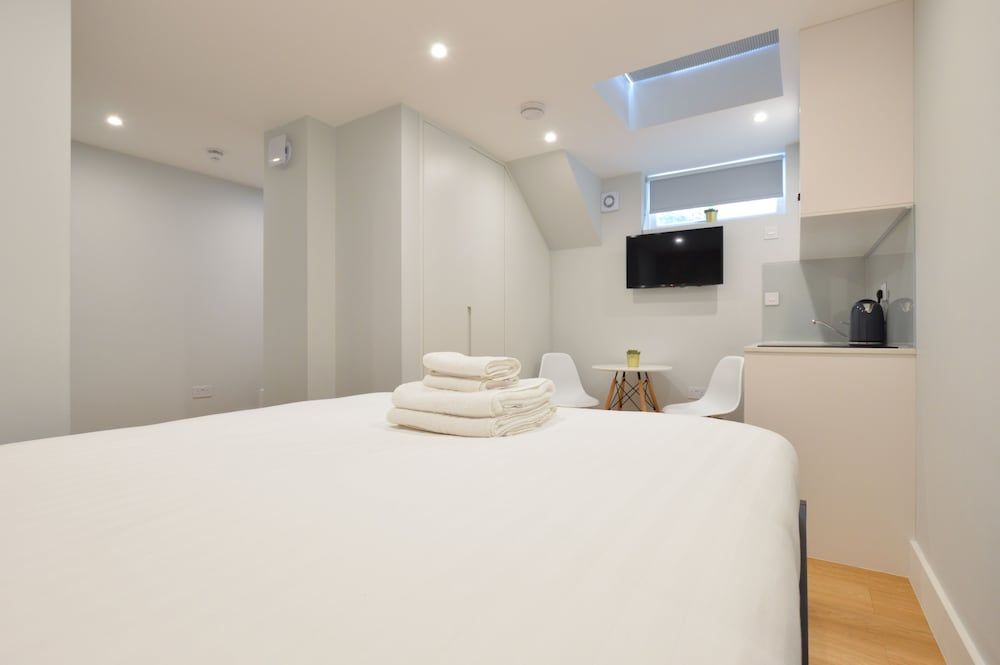 StayPrime Notting Hill Serviced Apartments Basement Room 4