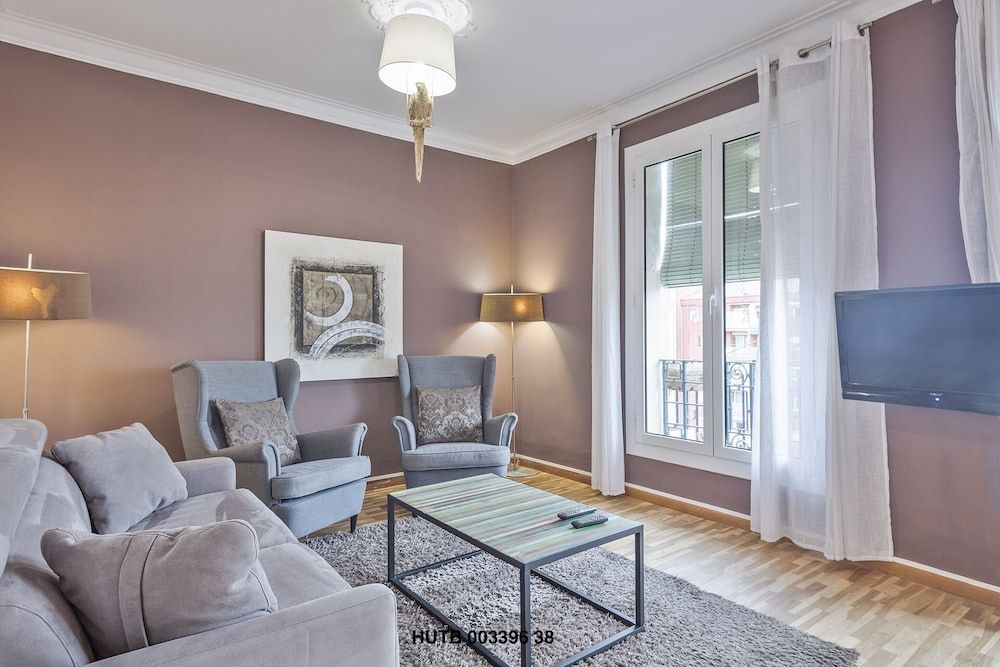 Alcam Classic Urgell City Apartment, 3 Bedrooms 9