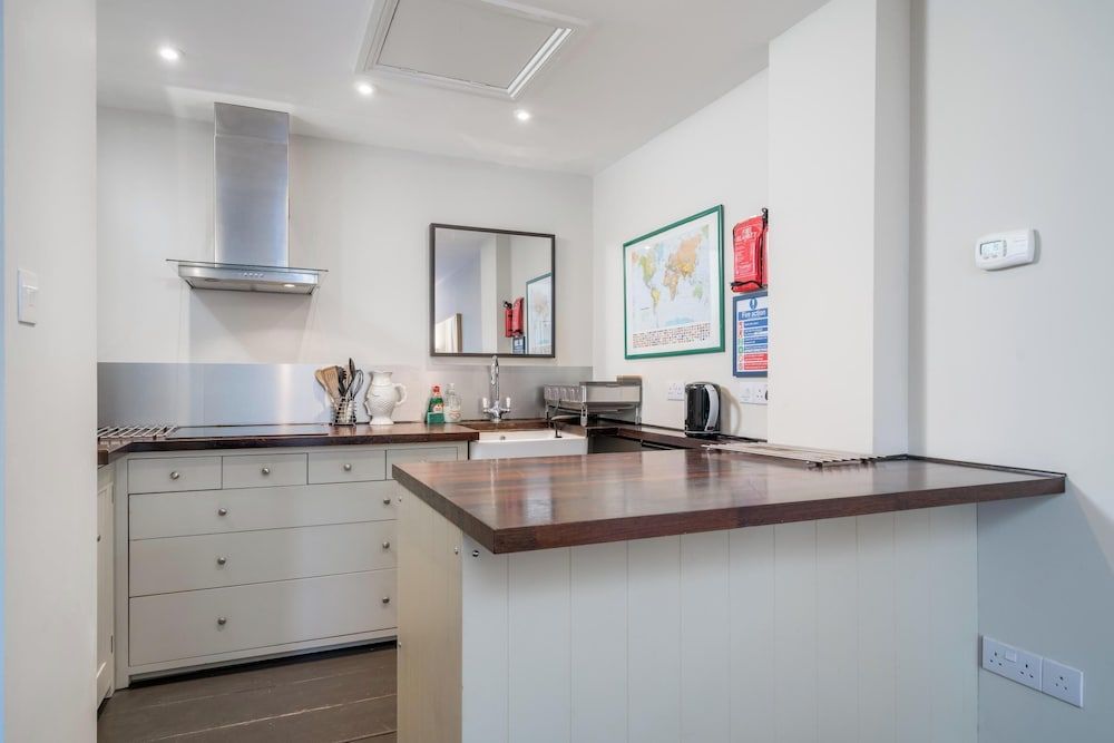 undefined JOIVY Modern 2 bed flat in Central London, sleeps 6 3