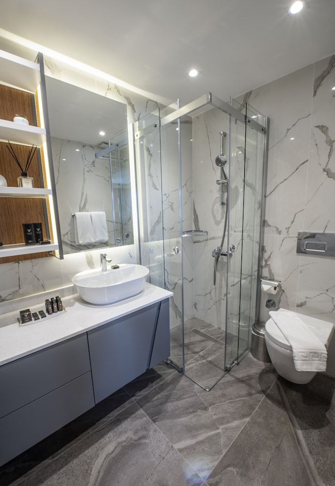 Valente Suites & Hotel Superior Suite, 1 King Bed, Non Smoking, City View 3