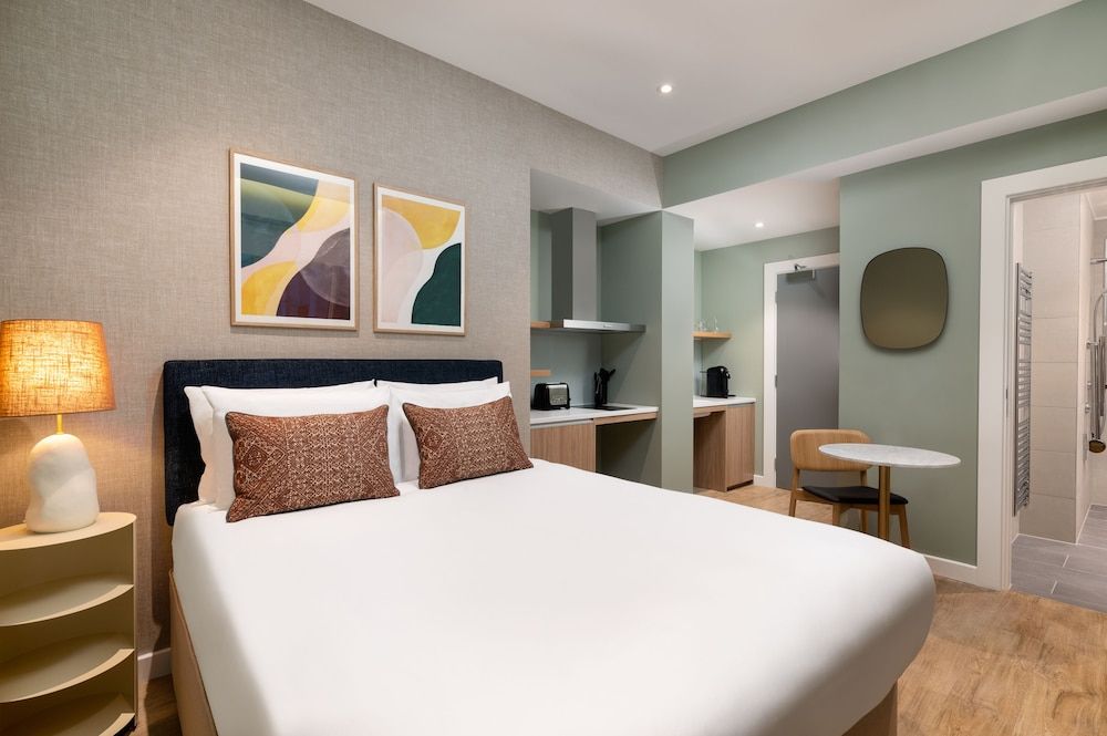 undefined The Lincoln Suites 5