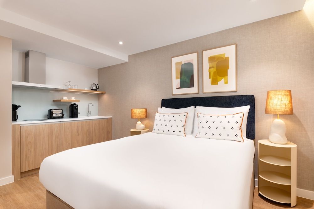 The Lincoln Suites Studio - No Window 3