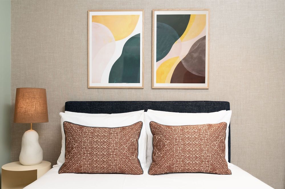 undefined The Lincoln Suites 8