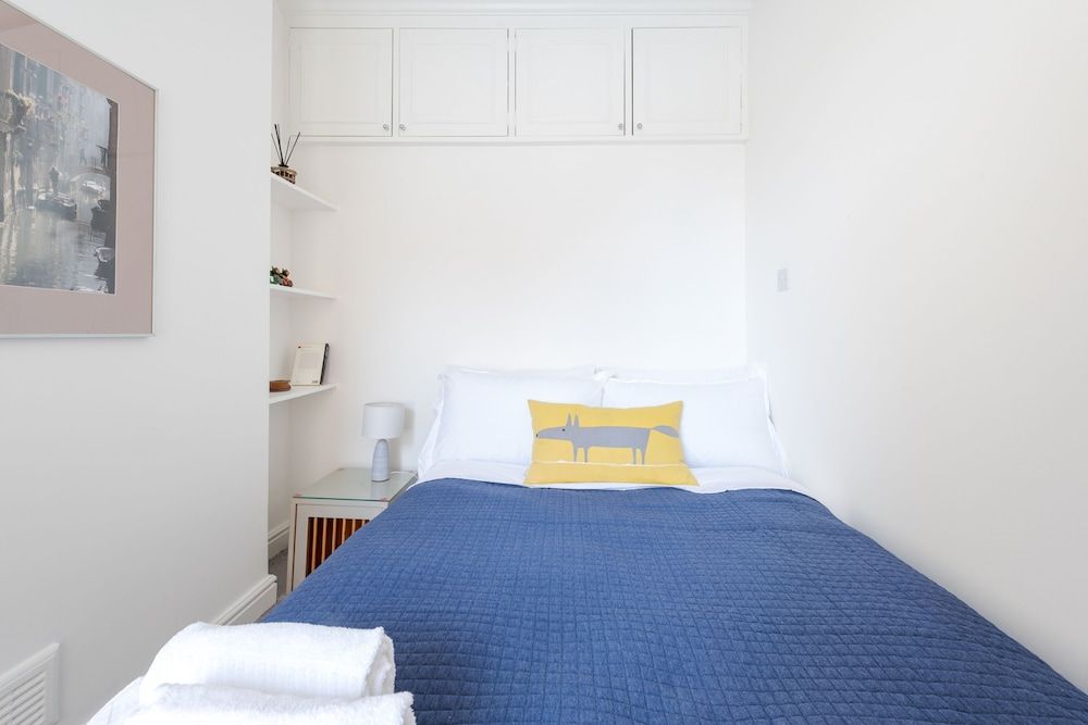 Bright two Bedroom Flat in Fashionable Fulham by Underthedoormat Family Apartment (2 Bedrooms) 4