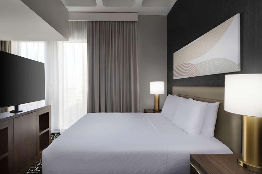 Hyatt House LAX/Century Blvd Guest Room, Room, 1 King Bed 5