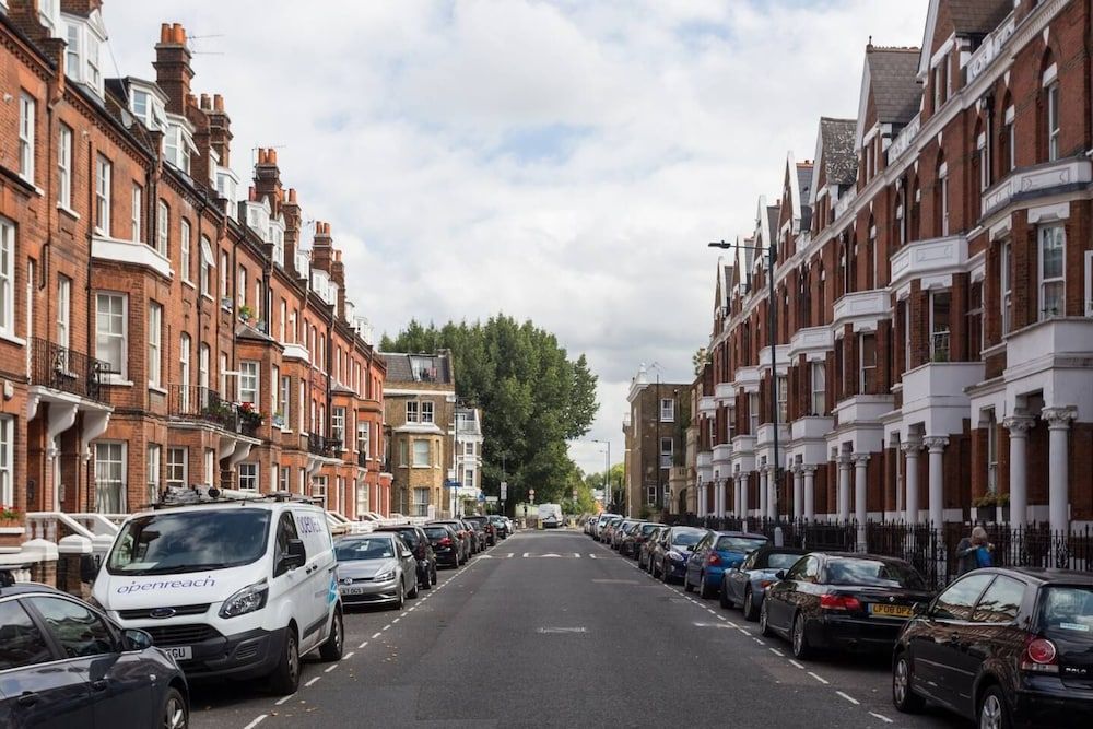 undefined Delightful 1 bed Apartment in Shepherd's Bush 2