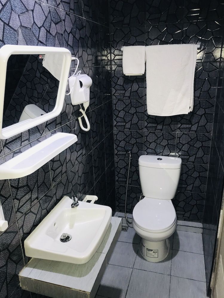 undefined Harry's Residence 6