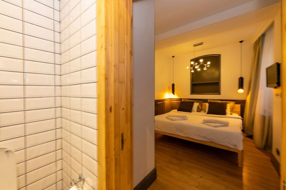 undefined Pera Line Cihangir 6