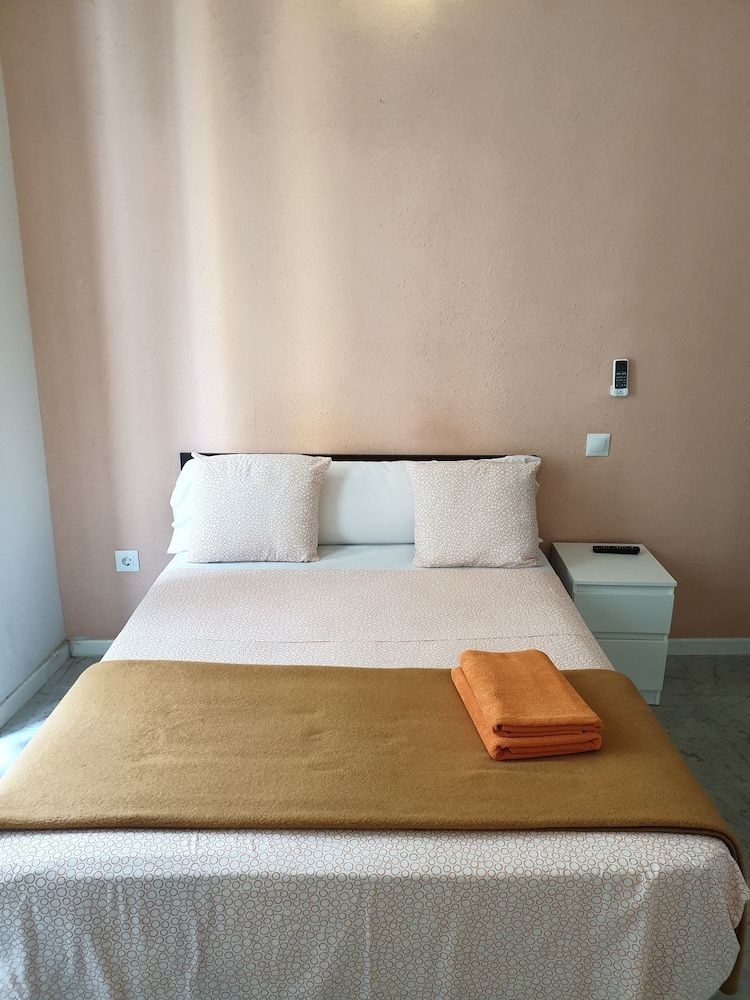 Hostal Plaza Luna Economy Double Room, 1 Double Bed 8