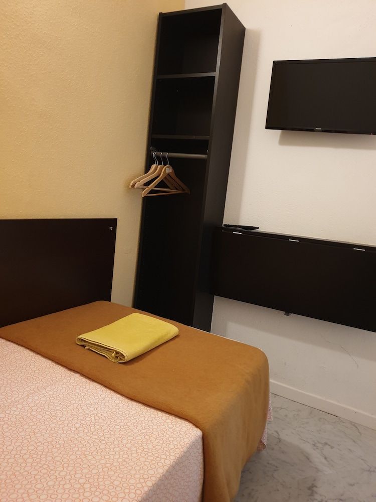 Hostal Plaza Luna Economy Single Room 12