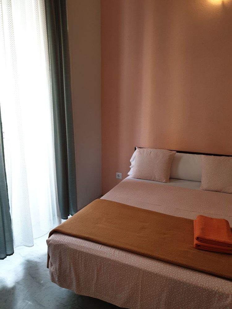 Hostal Plaza Luna Economy Double Room, 1 Double Bed 6