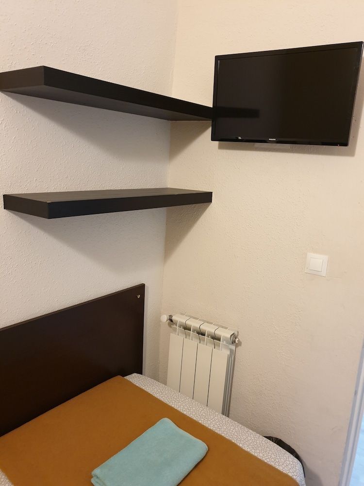Hostal Plaza Luna Economy Single Room 11
