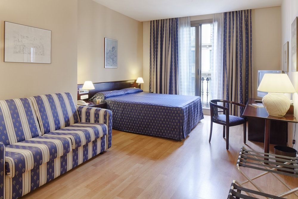 undefined Hotel Atlantis 2