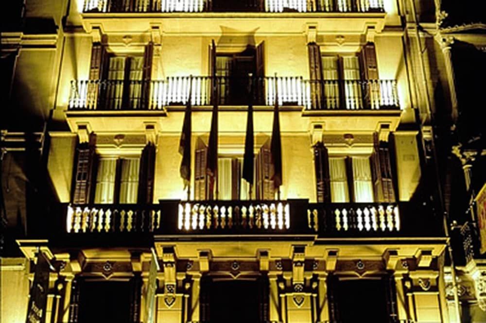 undefined Hotel Atlantis 6