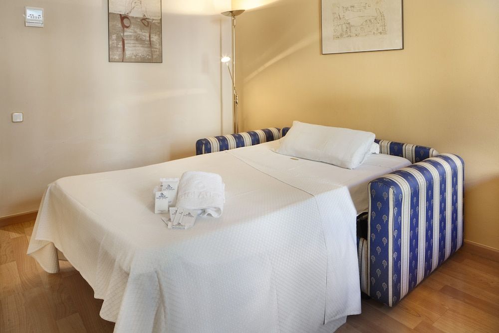 undefined Hotel Atlantis 9